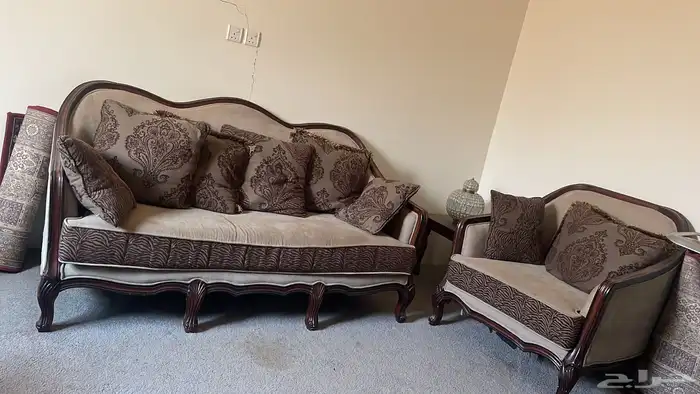 كنب ومكتبه ومدخل للبيع 5