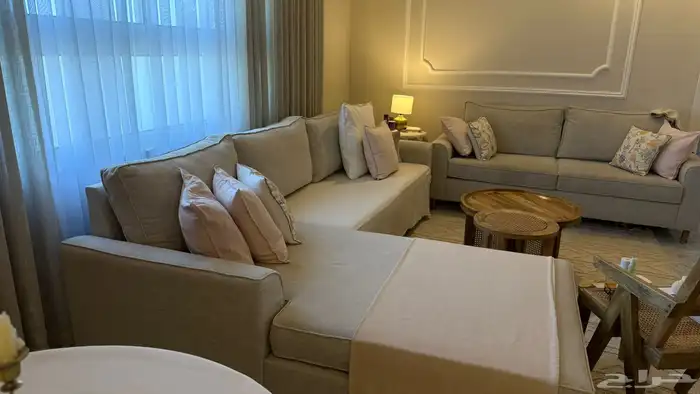 جلسة صالة أنيقة بطابع راق  وهادئ  السعر 3000 قابل للتفاوض 1