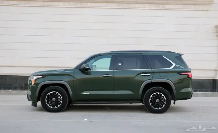 تويوتا سيكويا 2023 TRD Pro لون خاص بحالة الوكالة 5