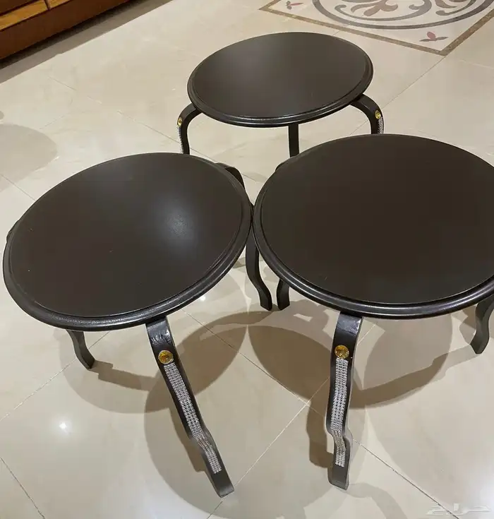 طاولات للبيع 1