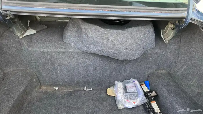 للبيع فورد فكتوريا 2009 10