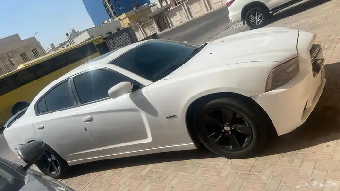 للبيع شارجر 2012 8 سلندر فل كامل عجل 11