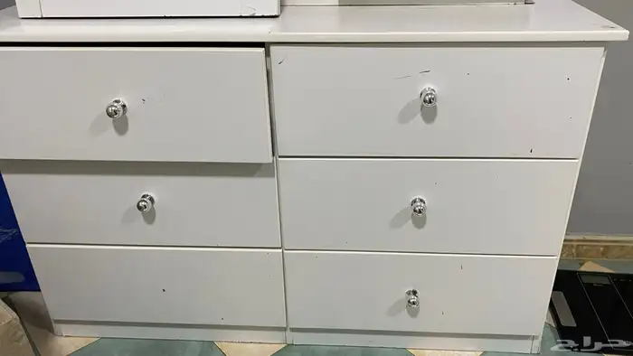 غرفة نوم كينج بيضاء جديده 4 قطع مع مرايا 2