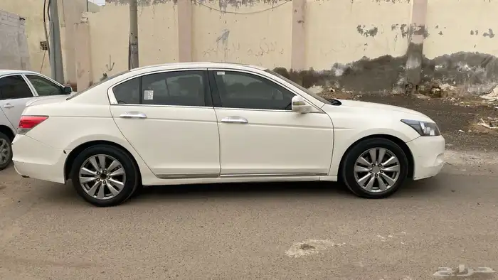 للبيع سيارة اكورد 2009 نص فل 1