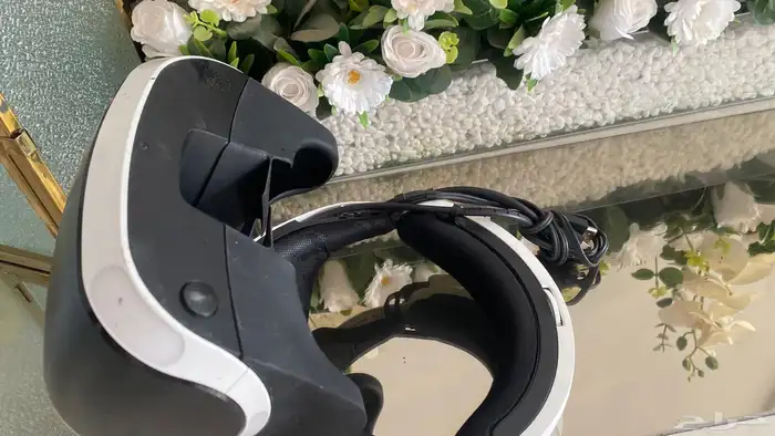 نضاراة  ي ار VR استعمال حشمة السوم الان 270 البيع 300 5