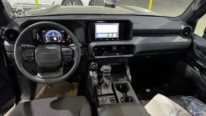 برادو 2025 بنزين فئة TXL1 محرك 2500 سي سي سعودي اللون اسود 5