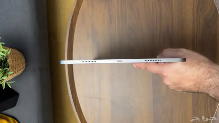 ايباد برو 12.9 M2 شبه جديد 3