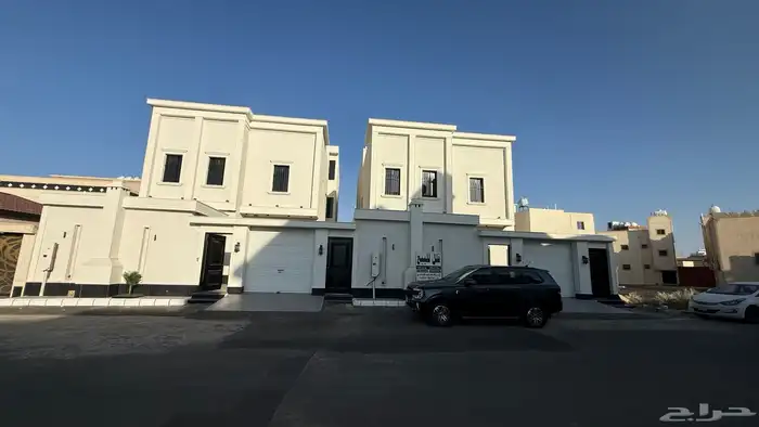 للبيع فيلا مودرن دورين وملحق تشطيبات ممتازه شمال الخميس 2