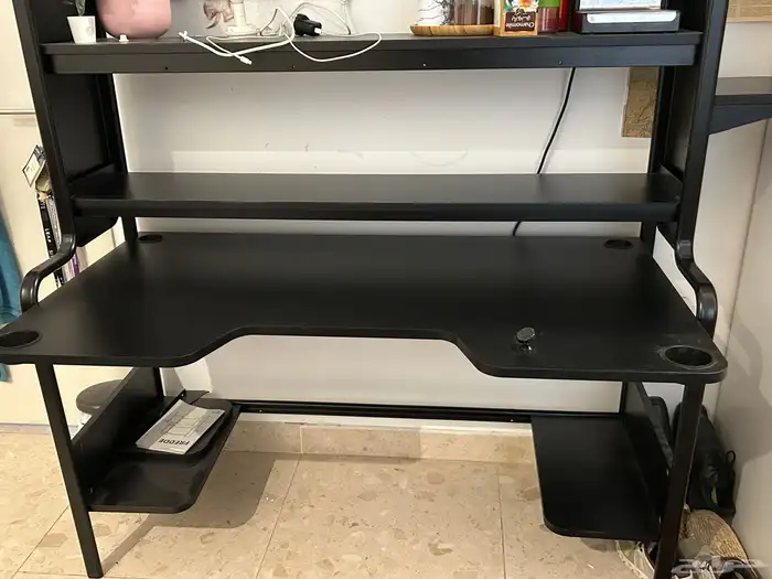 مكتب كبير للبيع 1