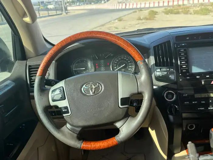 لاندكروزر GXR 2012 8