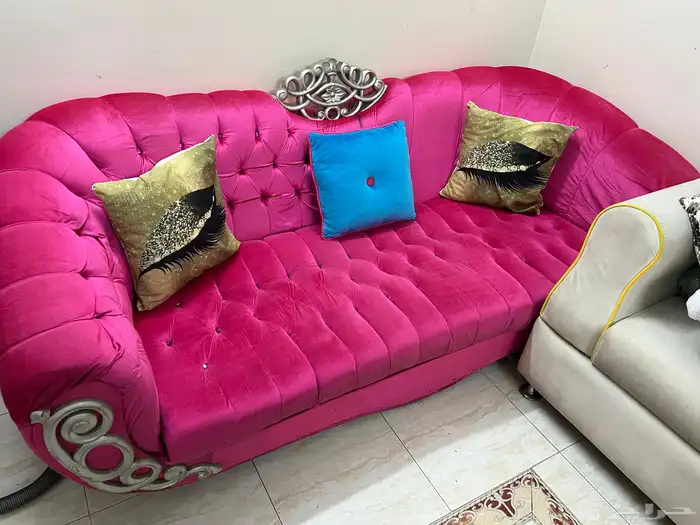 كنب للبيع 3 قطع مع طاولة مكتب 2