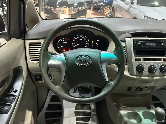 تويوتا انوفا موديل 2015 استاندر 13