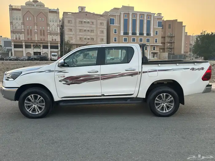 هايلوكس دبل ديزل 2023 فل كامل ( بحالة الوكالة ) شبه الجديد 9