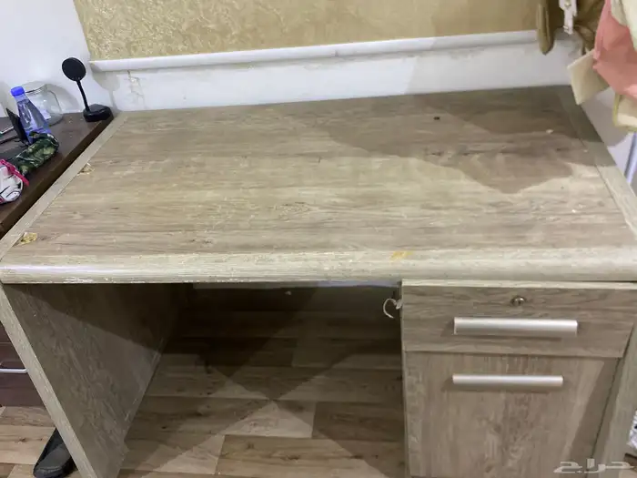 مكتب ايكيا للبيع على السوم نظيف 0