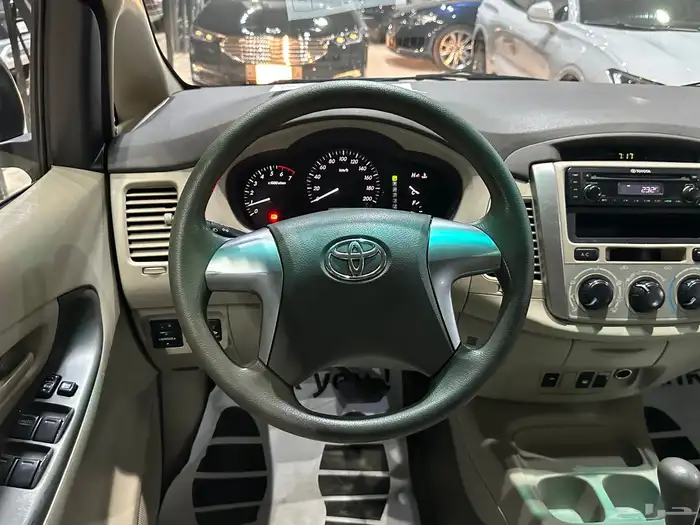 تويوتا انوفا موديل 2015 استاندر 12