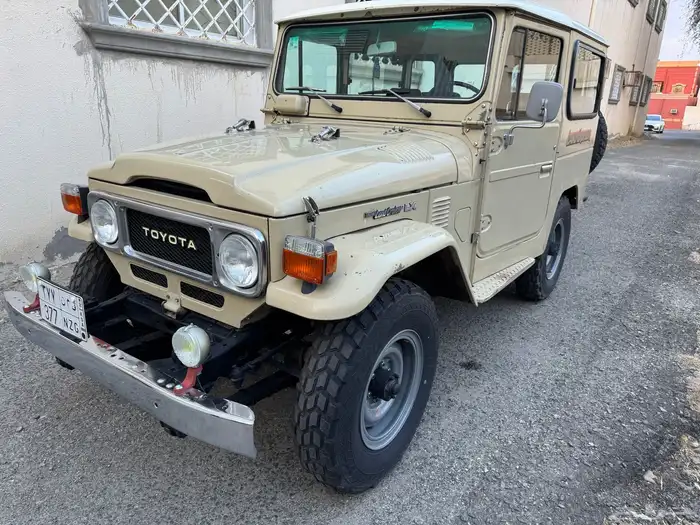 لاندكروزر Fj40 موديل 84 3