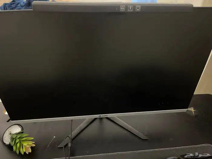 شاشة 27 بوصه نضيفه لها8 شهور مع هديه سماعه غير قابله للكسر و 0