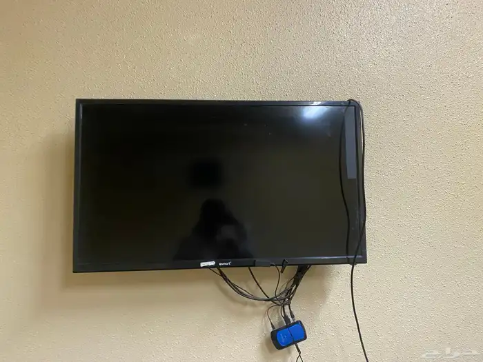 تلفزيون شغال شرط ولا فيه شي 0