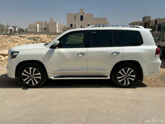 لاندكروزر 2019 2