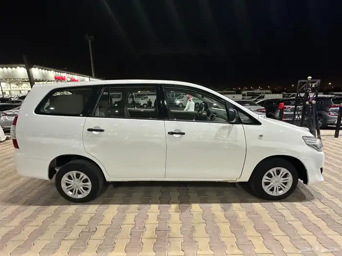 تويوتا انوفا موديل 2015 استاندر 4