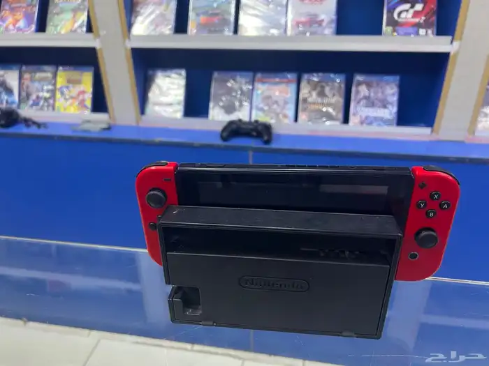 نيتندو سويتش مستعمل نظيف مع اغراضه الاصليه 3