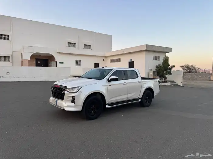 ايسزيو ديماكس 2023 0