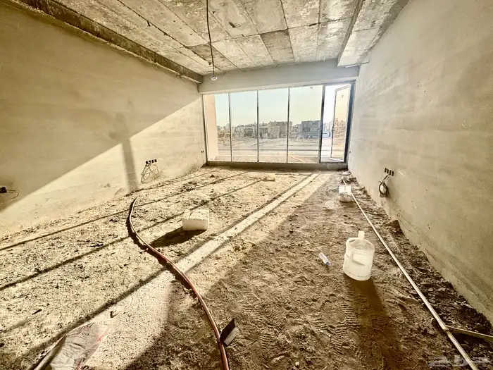 للايجار مكاتب ومعارض جديده شمال الرياض حى النرجس طريق عثمان 30