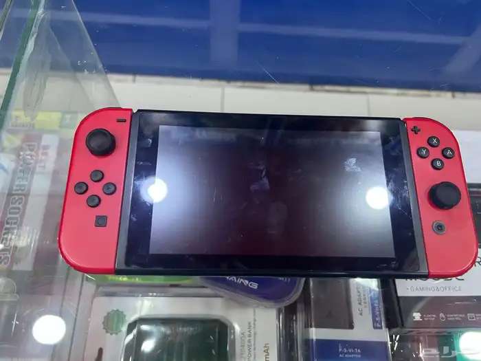 نيتندو سويتش مستعمل نظيف مع اغراضه الاصليه 0