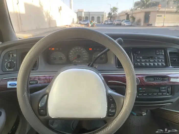 فورد ماركيز موديل 2000 3