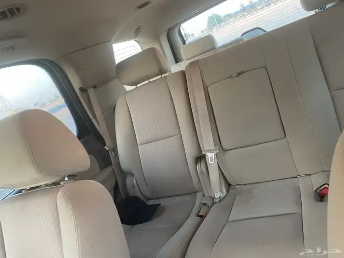 تاهو 2010 فضي LT دبل 10