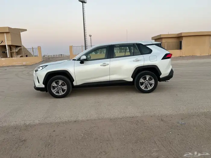 تويوتا راف فور 2022 نظيف جدا 1