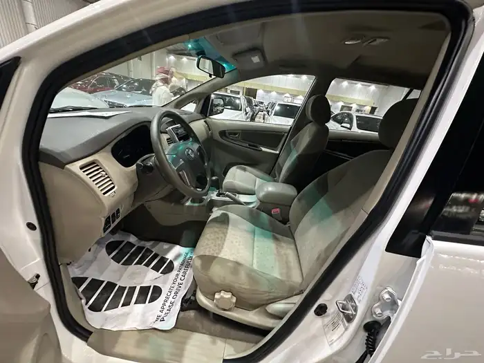 تويوتا انوفا موديل 2015 استاندر 8