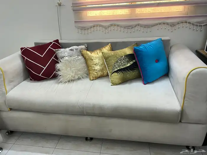 كنب للبيع 3 قطع مع طاولة مكتب 0