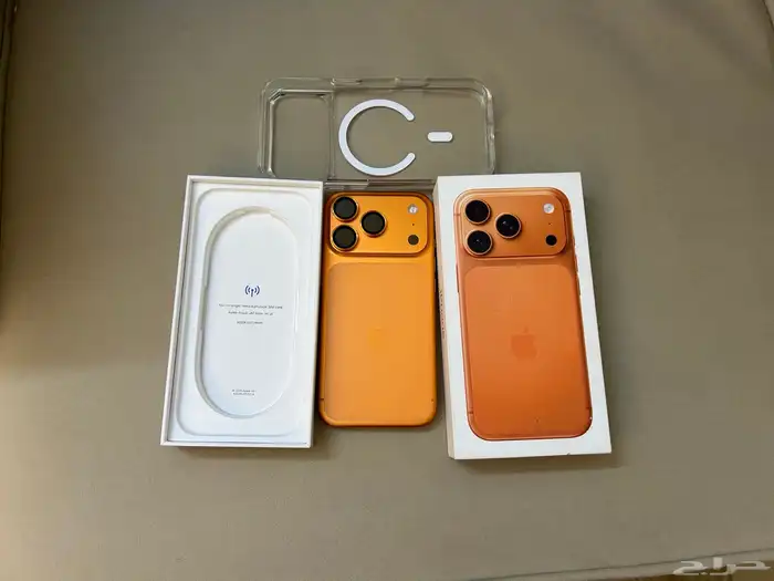 آيفون 17للبيع استخدام يوم عليه حمايه وجرابه 0