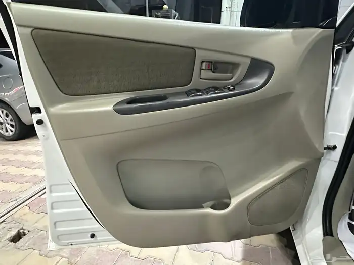 تويوتا انوفا موديل 2015 استاندر 17