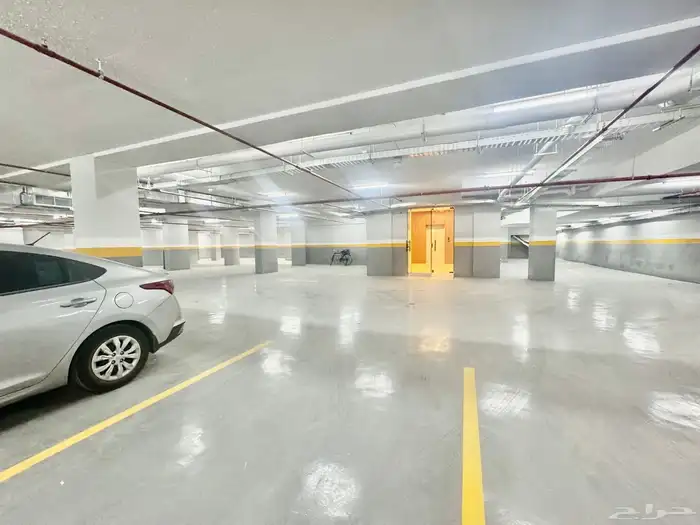 للايجار مكاتب ومعارض جديده شمال الرياض حى النرجس طريق عثمان 4