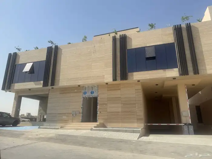 للايجار مكاتب ومعارض جديده شمال الرياض حى النرجس طريق عثمان 9