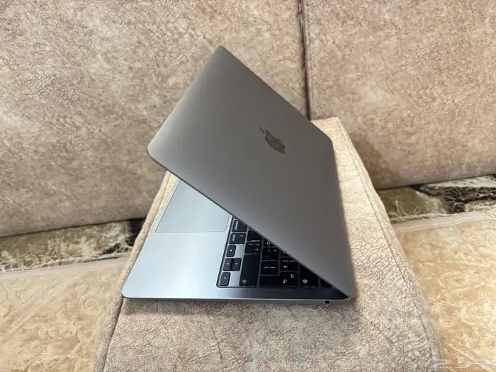 ماك بوك إير للبيع M1 3