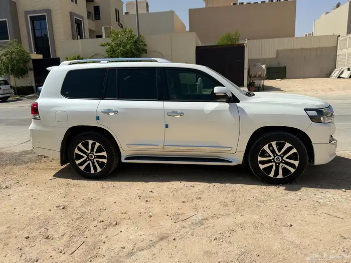 لاندكروزر 2019 1