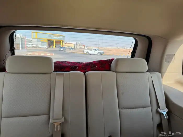 شفرولية تاهو 2012 اسود نظيف 18