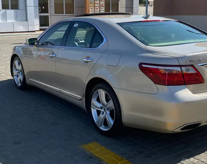 لكزس LS460 2010 شورت 5
