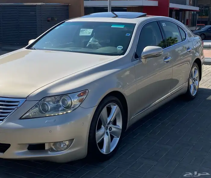 لكزس LS460 2010 شورت 1