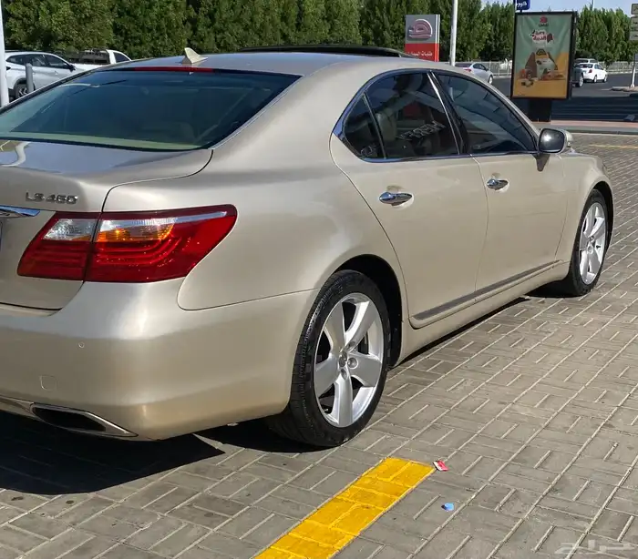 لكزس LS460 2010 شورت 4