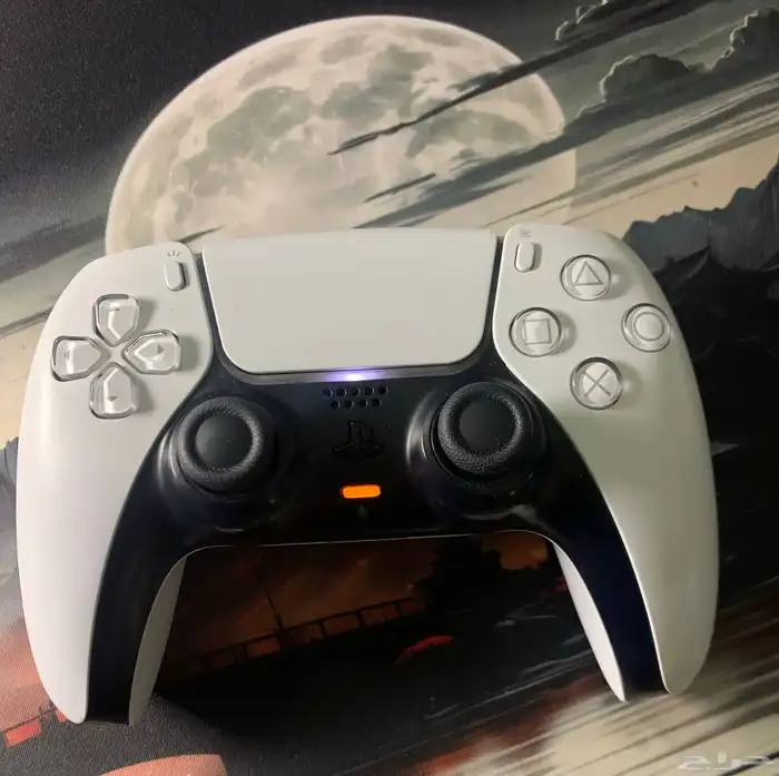 يد تحكم PS5 مستخدمه 1