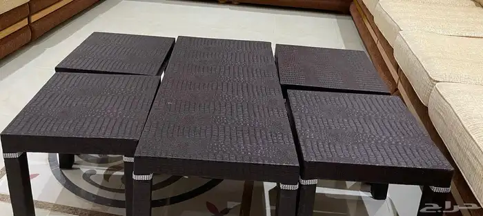طاولات للبيع 0
