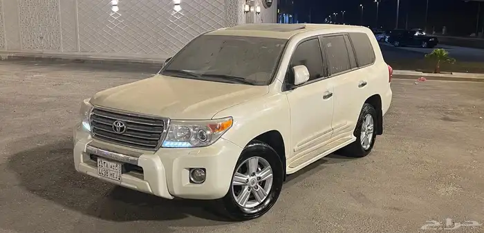 لاندكروزر V8 1