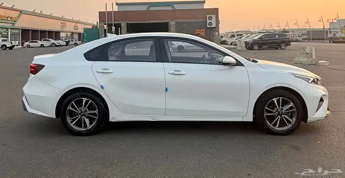 كيا K3 ( بنزين ) 2022 اعلى نوع بدون فتحه سقف للبيع 7