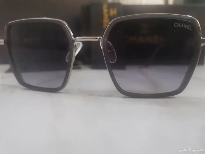 نظارة شانيل أصلية إيطالية الصنع مع كامل ملحقاتها Chanel 1