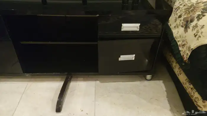 للبيع طاولة زجاجية فخمة 4
