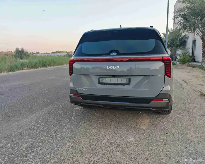 كيا كرنيفال 20